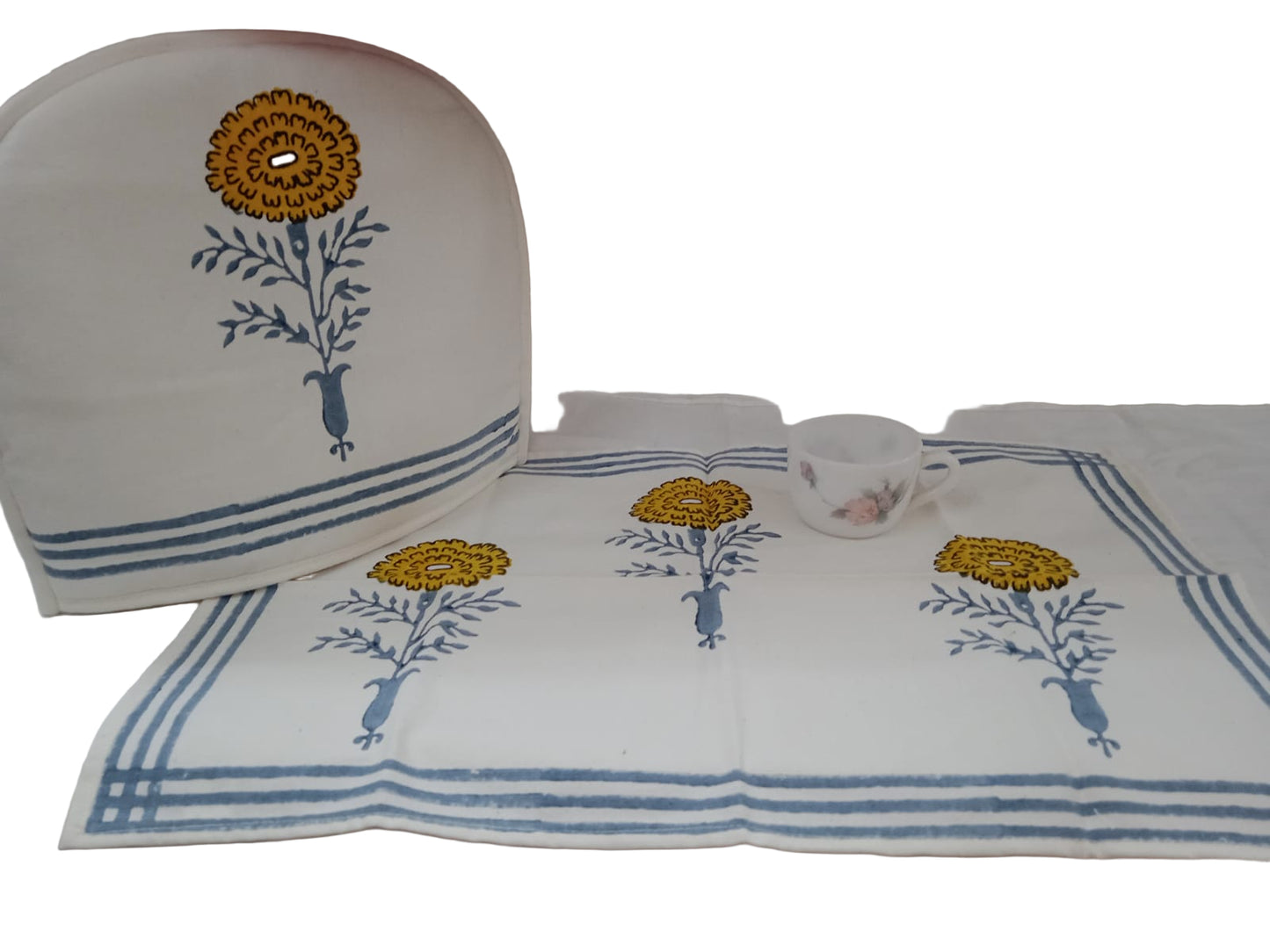 Tea Cosy With Tray Cloth