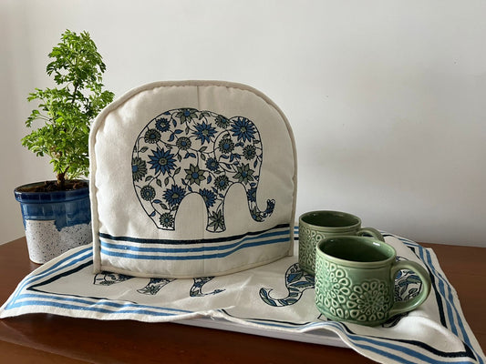 Tea Cosy With Tray Cloth